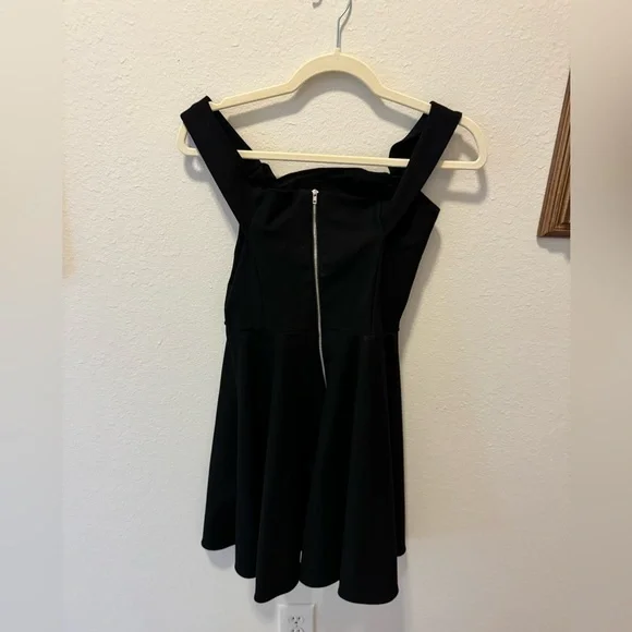 Black Off The Shoulder Fit and Flare Dress - Picture 4 of 5